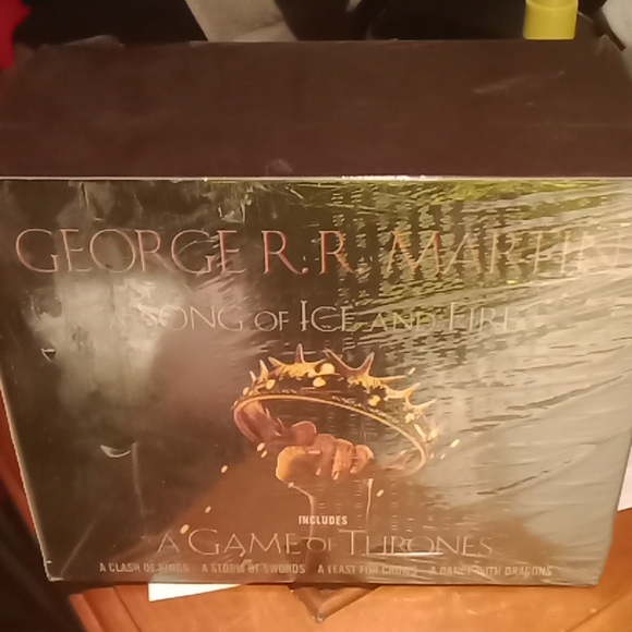 Five book collection of George RR Martin game of thrones books - Picture 2 of 4